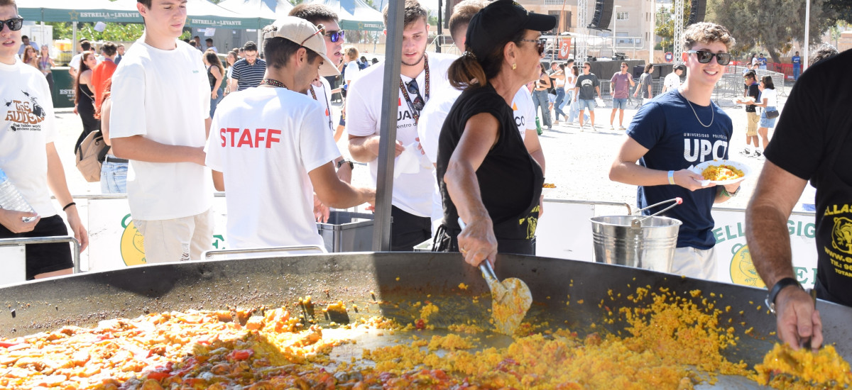 Paella multitudinaria para la apertura festiva del curso