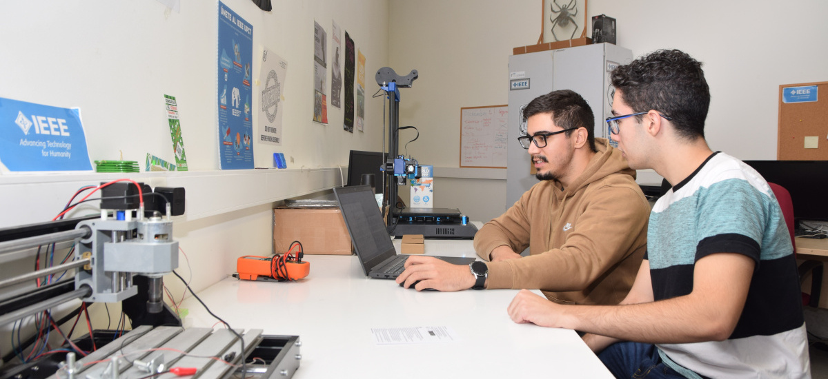 Imagen Primer puesto entre los equipos españoles para estudiantes de la UPCT en el 'hackaton' IEEExtreme