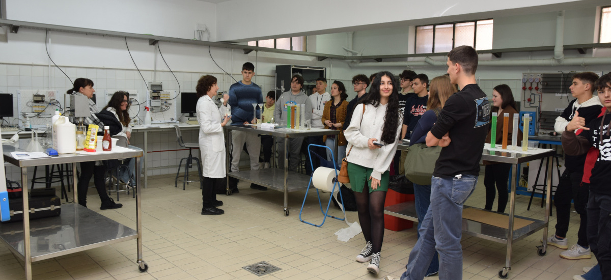 Imagen Un total de 130 estudiantes de Bachillerato participan en las Rutas Biotecnológicas de la Escuela de Agrónomos