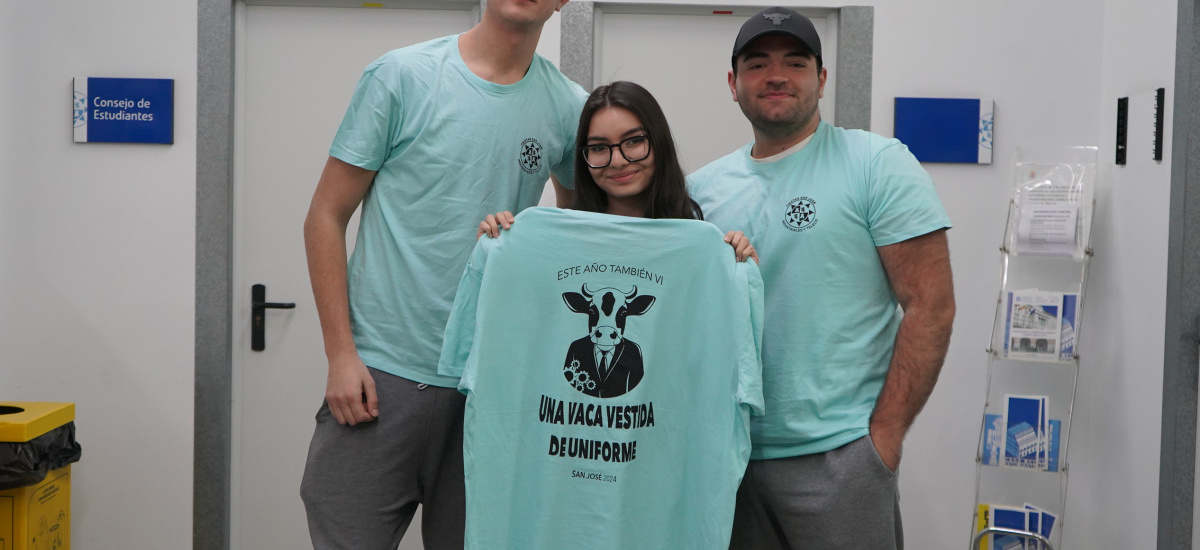 La vaca vestida de uniforme arrasará en las fiestas patronales de San José