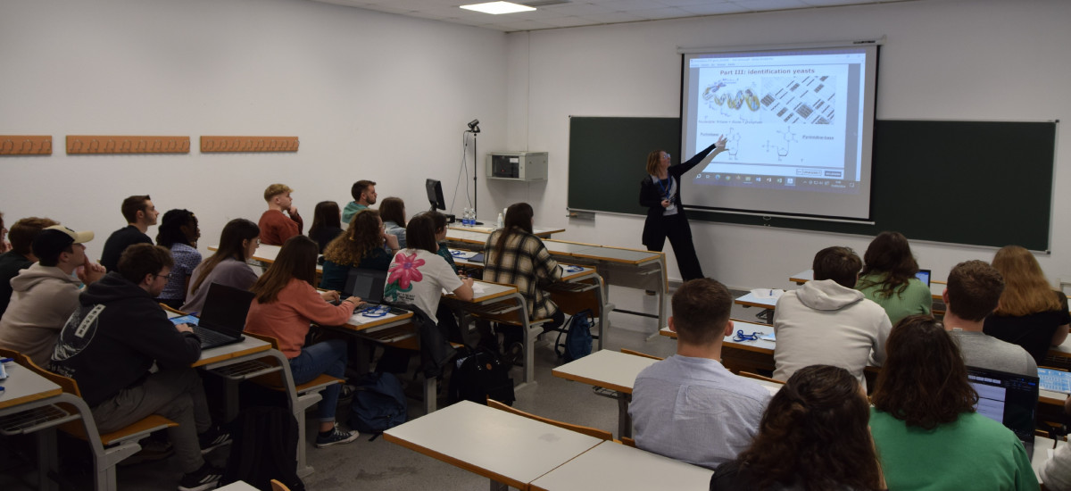 Imagen Un total de 25 estudiantes participan en la Semana Internacional de Tecnología Aplicada a Sistemas Biológicos