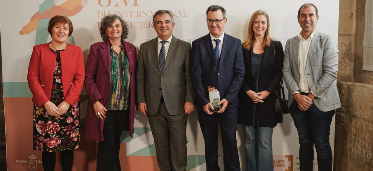 La rectora Beatriz Miguel revindica la Igualdad en los Premios 8 de Marzo de la Comunidad