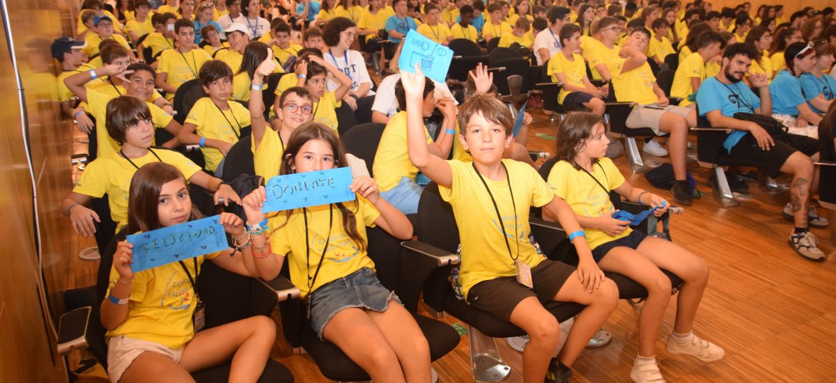 La clausura del Campus Talentum llena el Paraninfo de estudiantes de altas capacidades y sus familiares