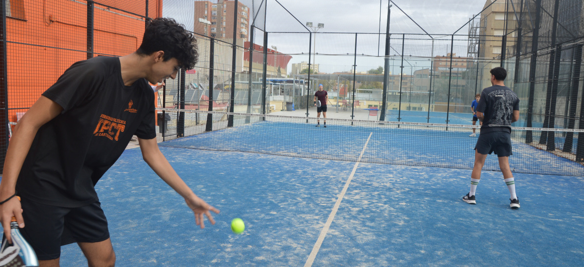 Partidos de fútbol y pádel en las puertas abiertas para estudiantes UPCT de Ilusion Sport