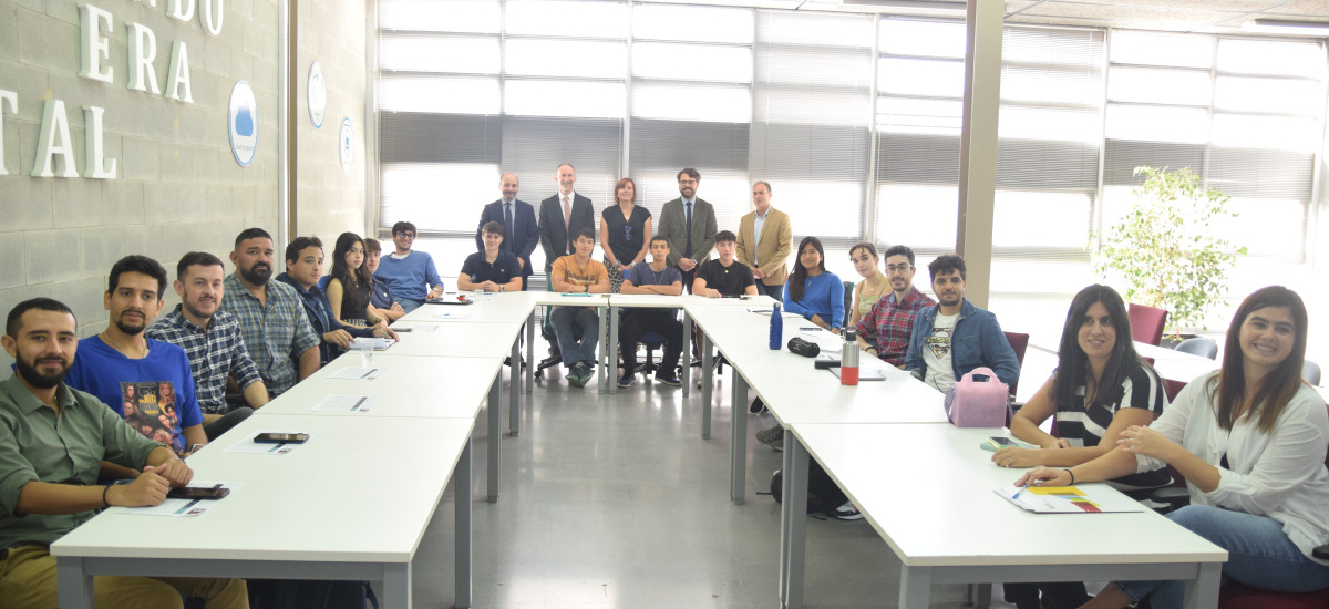 Estudiantes y egresados de la UPCT participan en la iniciativa de emprendimiento Smart Industry 5.0