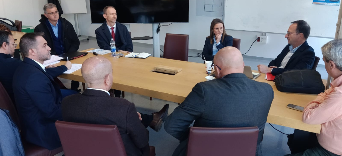 Reunión de seguimiento del convenio de colaboración con el Santander