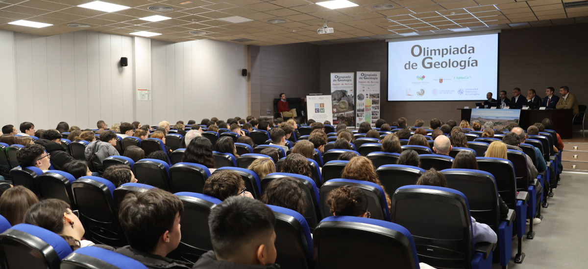 Más de doscientos preuniversitarios disputan en la UPCT las olimpiadas de Geología y Química