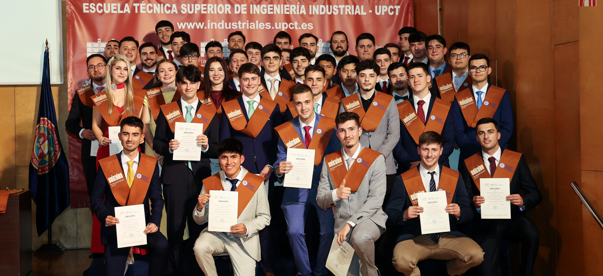 Foto: Industriales culmina sus graduaciones con Ingeniería Mecánica, Diseño