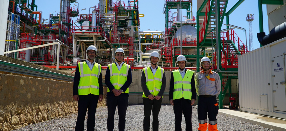Imagen El Rector visita el complejo industrial de Repsol en Cartagena
