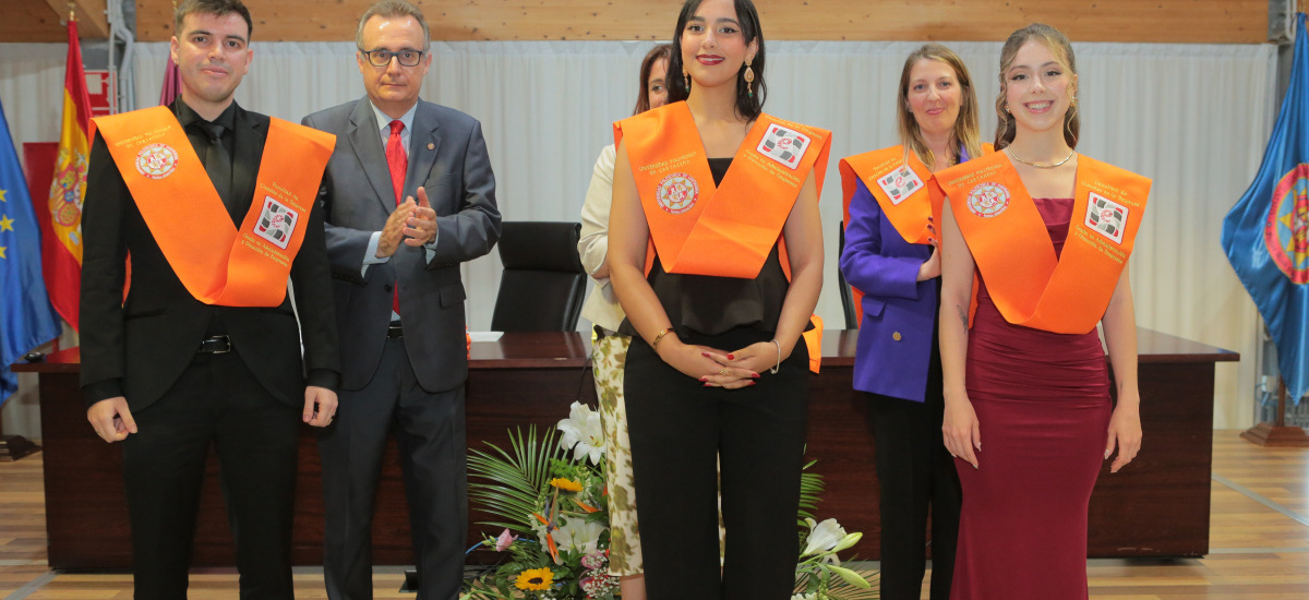 Foto: La Facultad gradúa a sus nuevas promociones de ADE y Turismo
