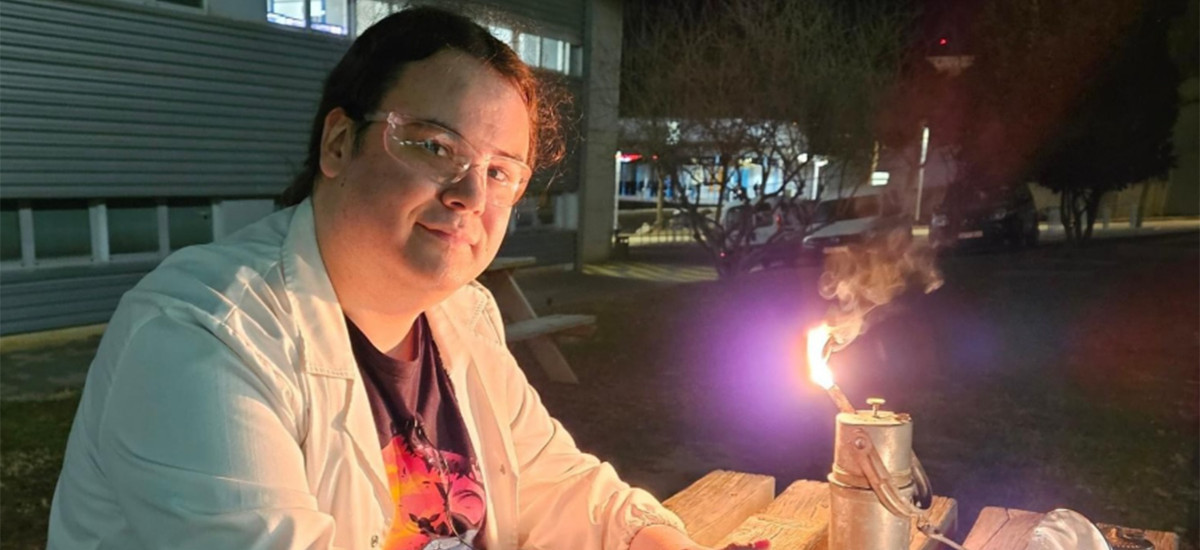 El divulgador Aythami Soto defenderá en el Congreso SIMIP que «la industria química sostiene la civilización»