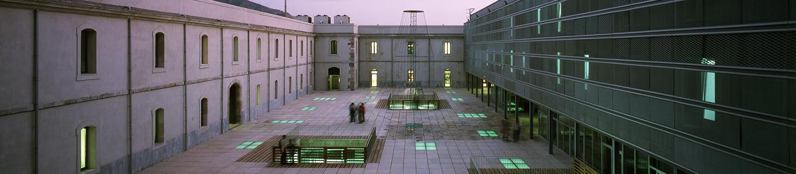 fotografía edificio de Antigones