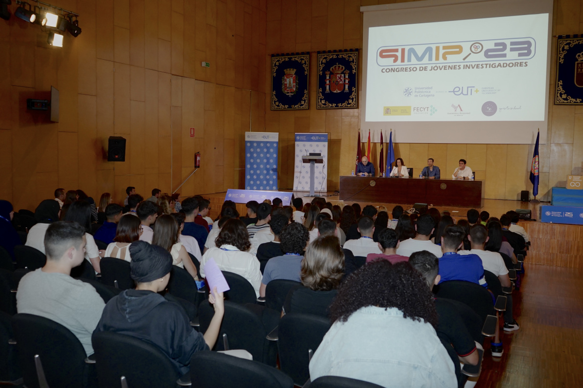 Cien estudiantes de Bachillerato exponen su proyecto de investigación en el congreso SIMIP