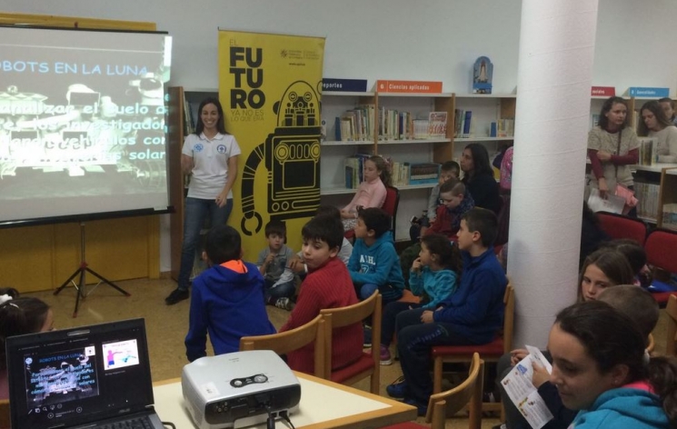 foto IEEE-UPCT en biblioteca Rafael Rubio