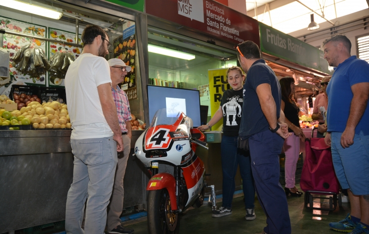 foto Moto UPCT en el Mercado de Santa Florentina