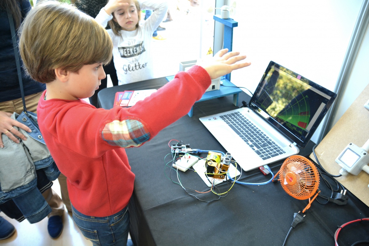foto: Técnicas de geolocalización por wifi y robótica infantil, en las bibliotecas de Pozo Estrecho y La Manga
