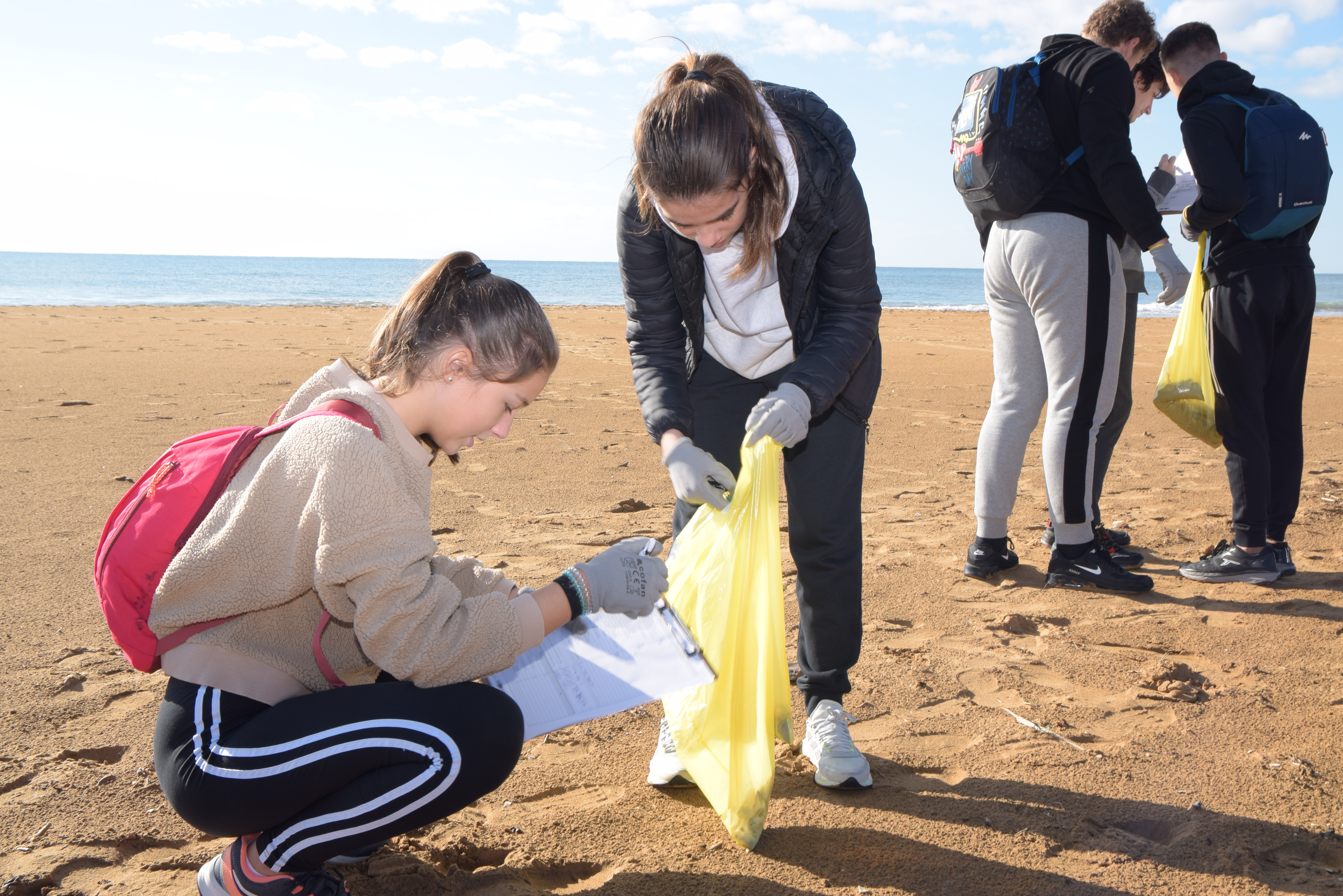 foto: Estudiantes de secundaria limpiarán las playas de Cabo de Palos y recogerán muestras en kayaks
