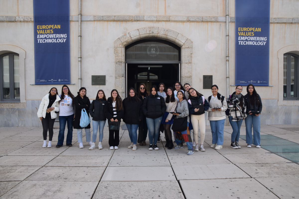foto: Preuniversitarias de Pozo Estrecho y Los Belones llegan a la UPCT a través de Quiero ser ingeniera
