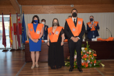 María del Mar, Marina e Iván reciben sus diplomas.